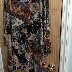 Attitudes by Renee Como Jersy Bateau Neck Printed Tunic.